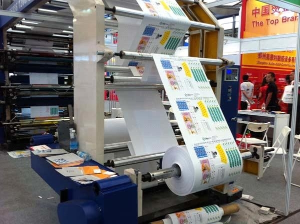 High Speed Flexo Printing machine printing polyethylene plastic